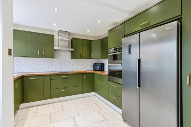 3 bed Semi-Detached for sale Image 6