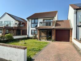 Gerrans, Castle Close, Milford On Sea, Milford-on-sea SO41 0QB