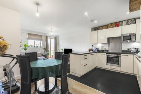 Holford Way, SW15