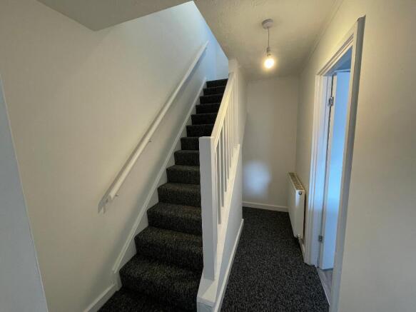 3 bed Terraced to rent Image 4