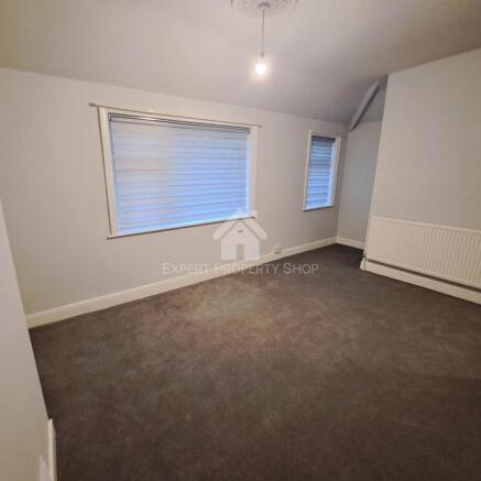 3 bed Semi-Detached to rent Image 5