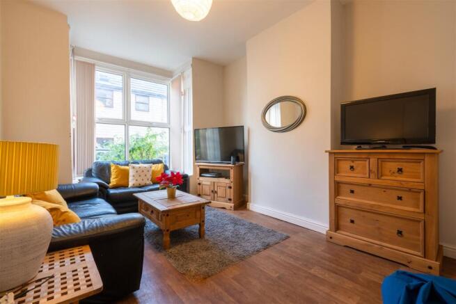 Living Room_.jpg
