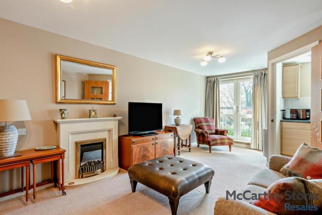 8687719-interior02-800.jpg