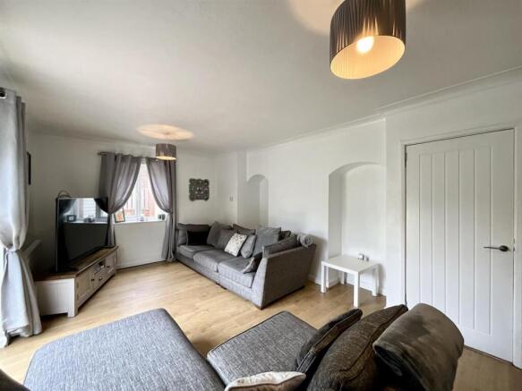 3 bed House to rent Image 5