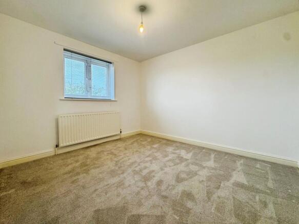 3 bed Semi-Detached for sale Image 8