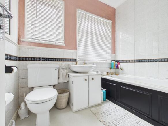 3 bed Terraced for sale Image 11