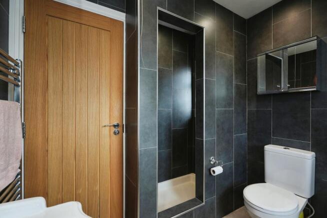 4 bed Semi-Detached for sale Image 7