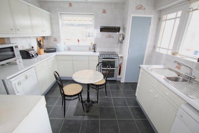 BREAKFAST KITCHEN