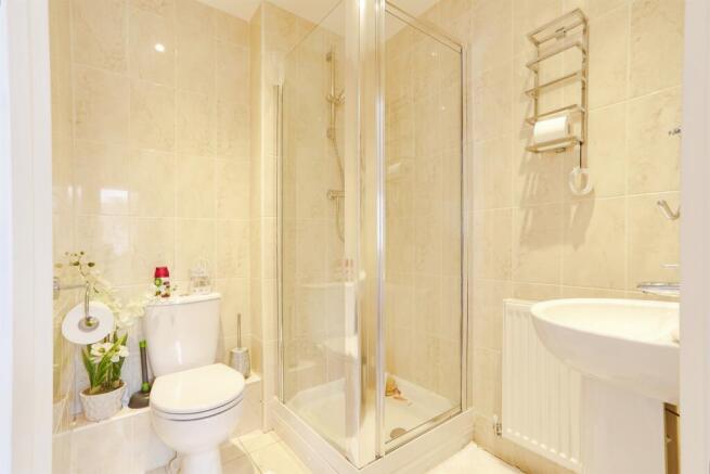 3 bed Town House for sale Image 11