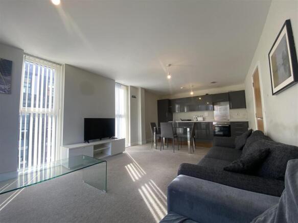 Lounge/Kitchen