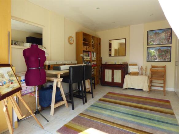 HOME OFFICE/HOBBIES ROOM