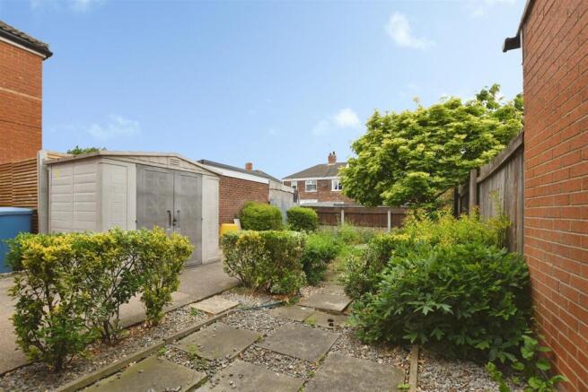 2 bed Semi-Detached for sale Image 8