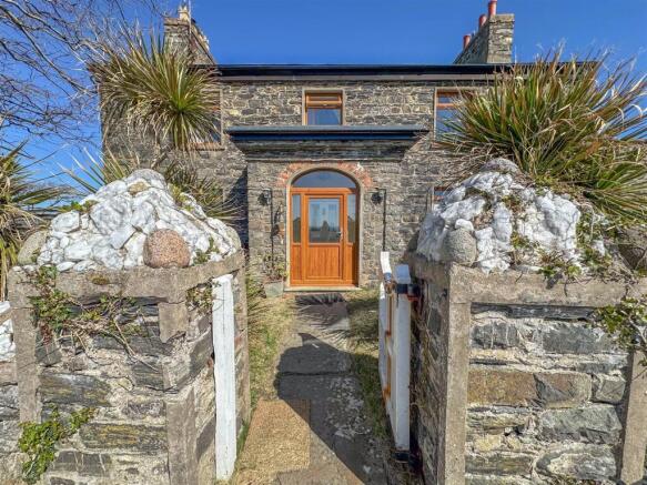 Ballagawne Farmhouse (3).jpg