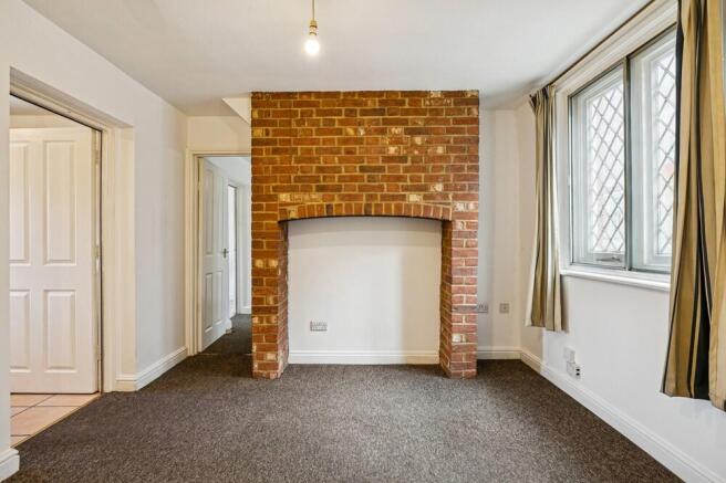 Dame Alice Street 33-005