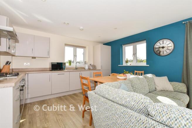 Lounge/ Kitchen
