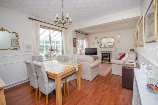 family room 2.jpg