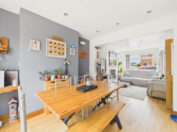 3 bed Semi-Detached for sale Image 5