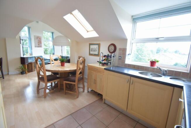 Kitchen/dining area