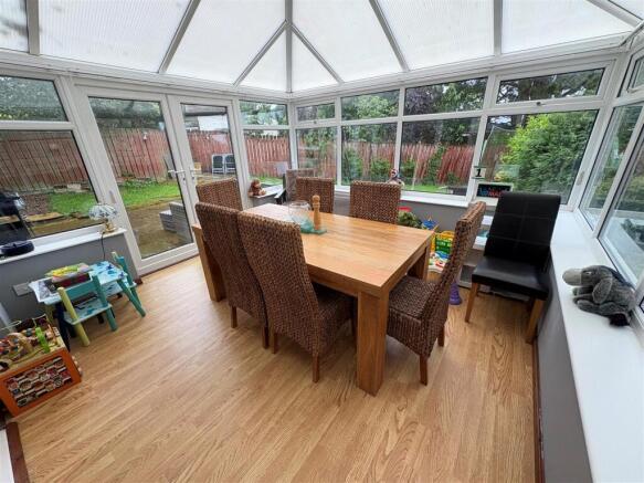 4 bed Detached for sale Image 9