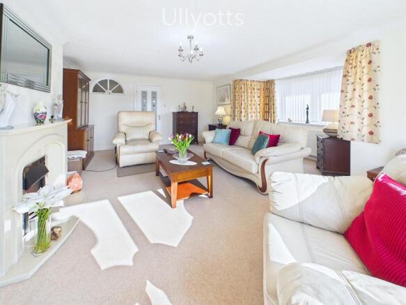 4 bed Detached Bungalow for sale Image 6