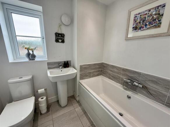 3 bed Detached for sale Image 10