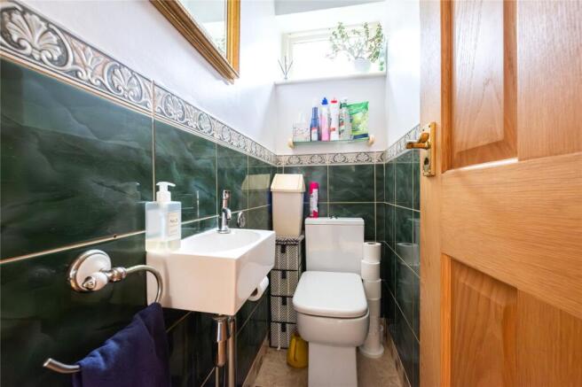 4 bed Detached for sale Image 10