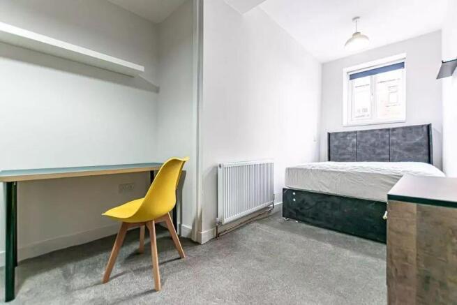 5 bed Terraced for sale Image 8