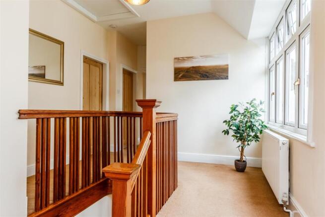 8295054-interior17.jpg