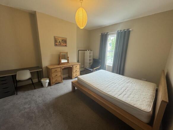 1 bed House Share to rent Image 4