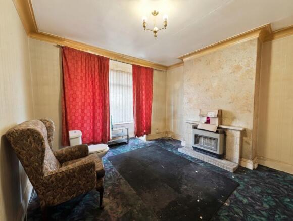 3 bed Semi-Detached for sale Image 2