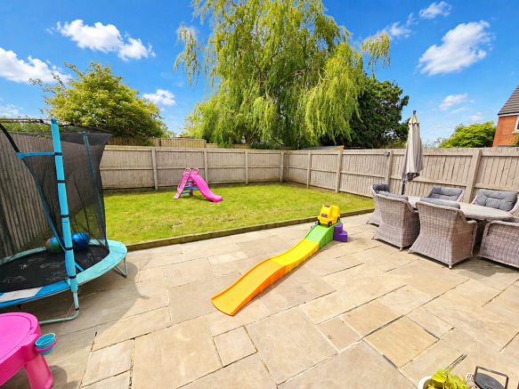 3 bed Semi-Detached for sale Image 12
