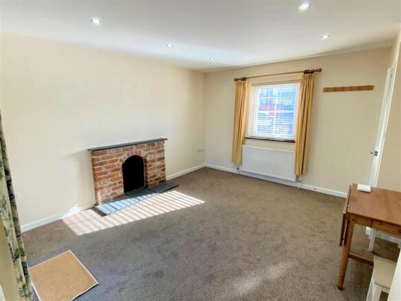 213a Henver Road Lounge