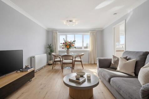 Salesbury Drive, Fletcher Court Salesbury Drive, CM11