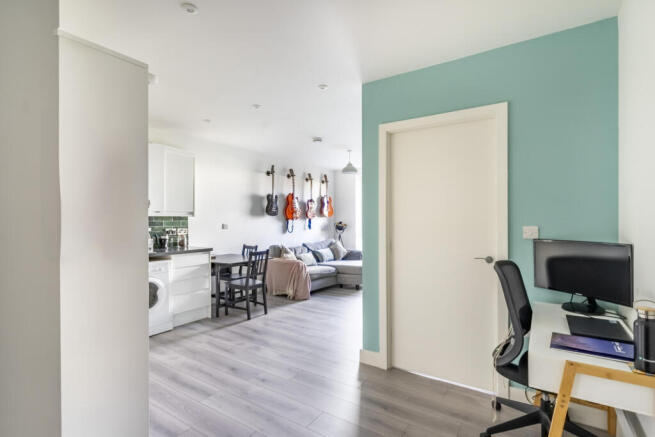 1 bed Apartment for sale Image 6