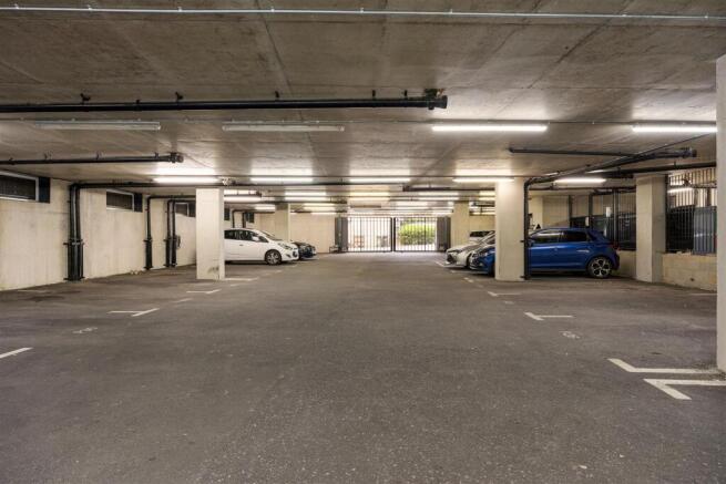Shingly Place, E4