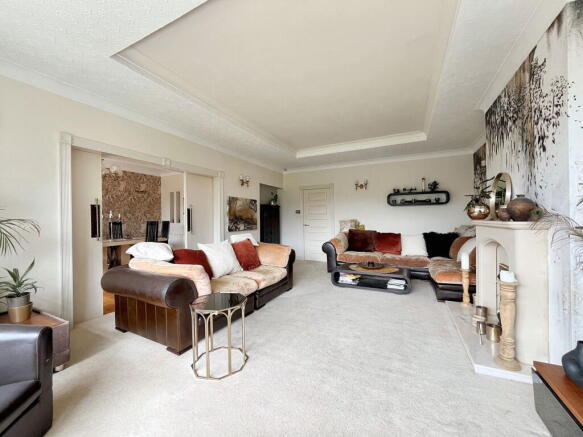 4 bed Detached for sale Image 4