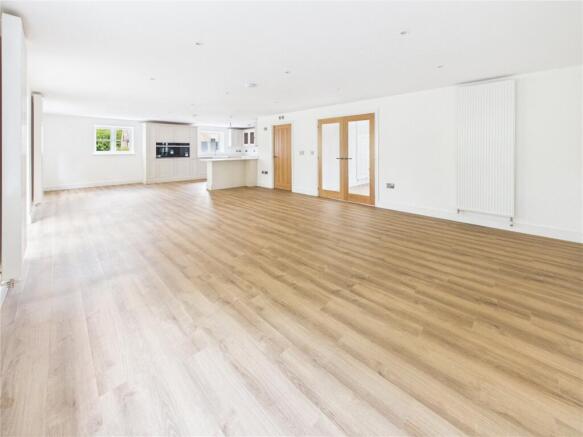 4 bed Detached for sale Image 5