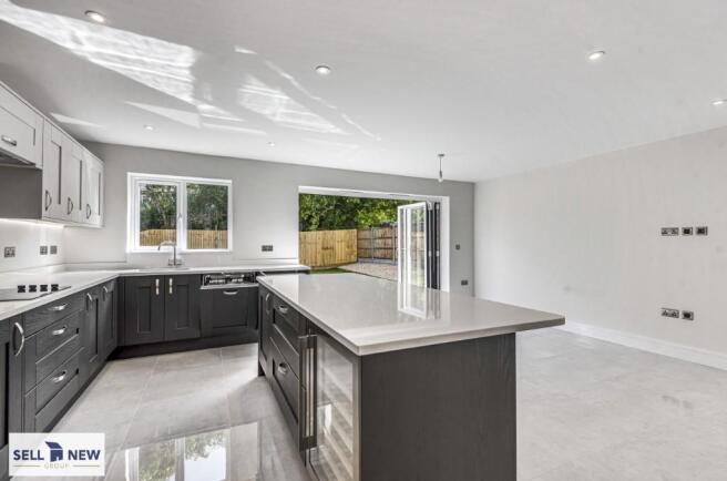 Kitchen/family room 