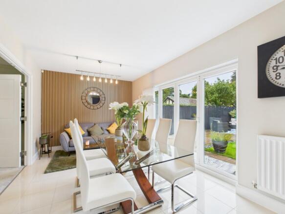 5 bed Detached for sale Image 10