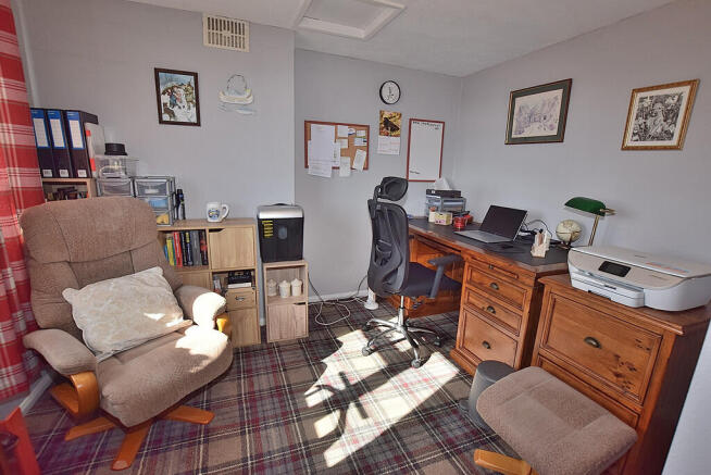 3 bed Semi-Detached for sale Image 11