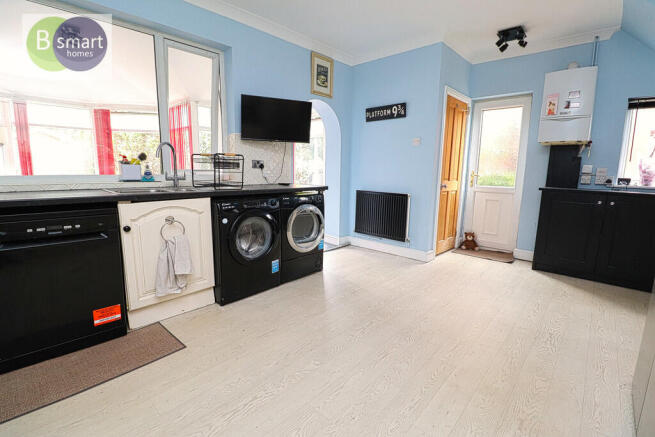 3 bed Semi-Detached for sale Image 4