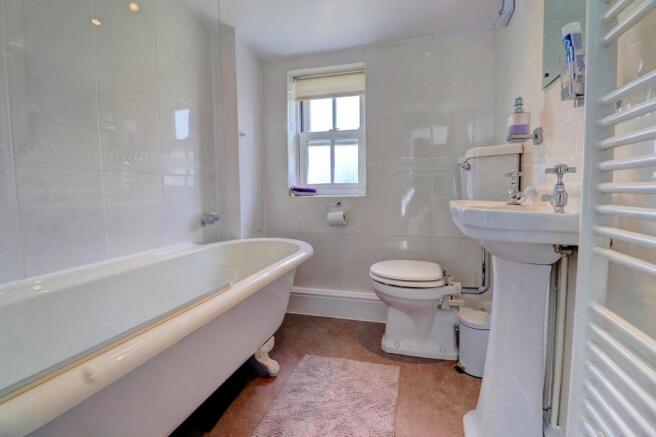 Bathroom.jpg