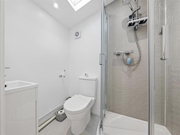 9 Cedar close (19) - Copy.jpg