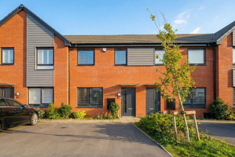 Aston Avenue, Shirley