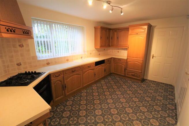 Kitchen b.jpg
