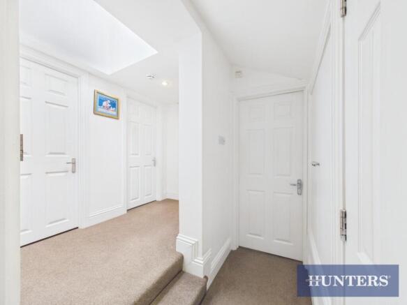 2 bed Apartment for sale Image 11