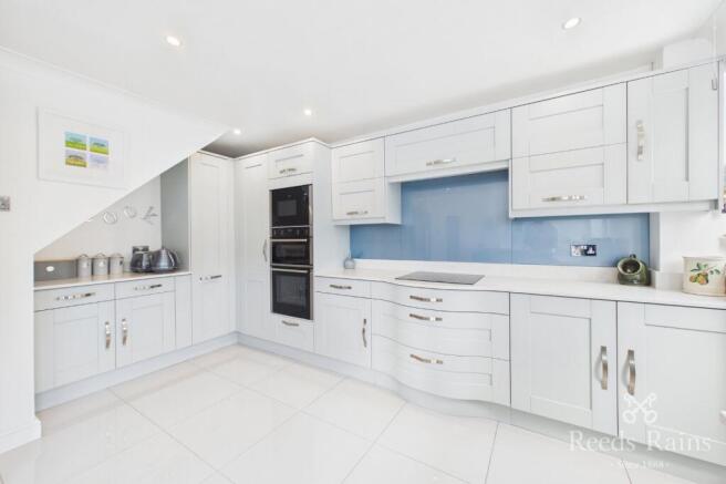 3 bed Detached for sale Image 8