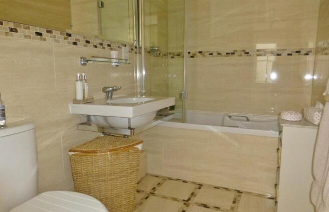 En-suite Bathroom