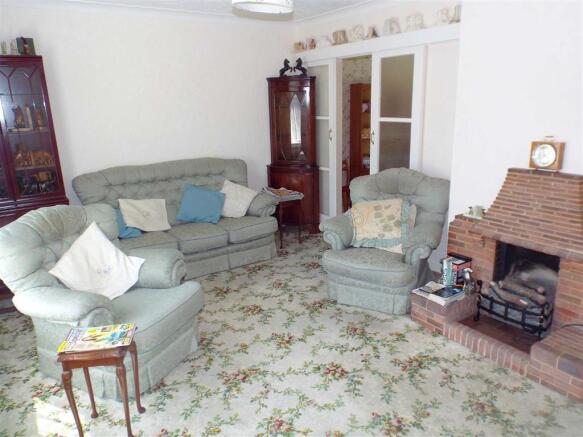 LOUNGE: