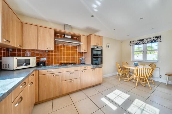 Kitchen breakfast room